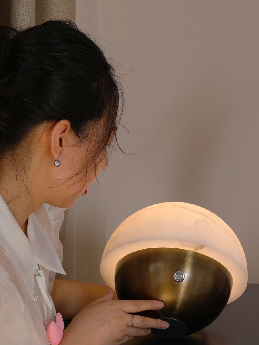 Lampă de masă mini din alabastru Luna Stone