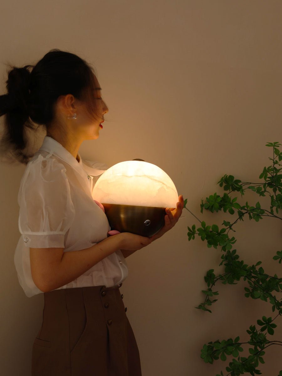 Lampă de masă mini din alabastru Luna Stone