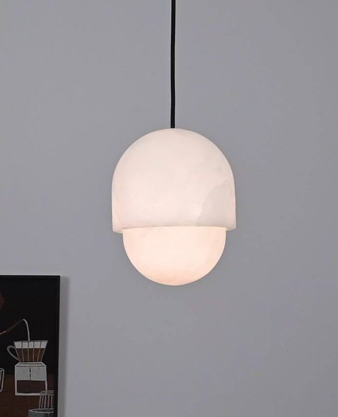Lampă suspendată Lunar Dome din alabastru