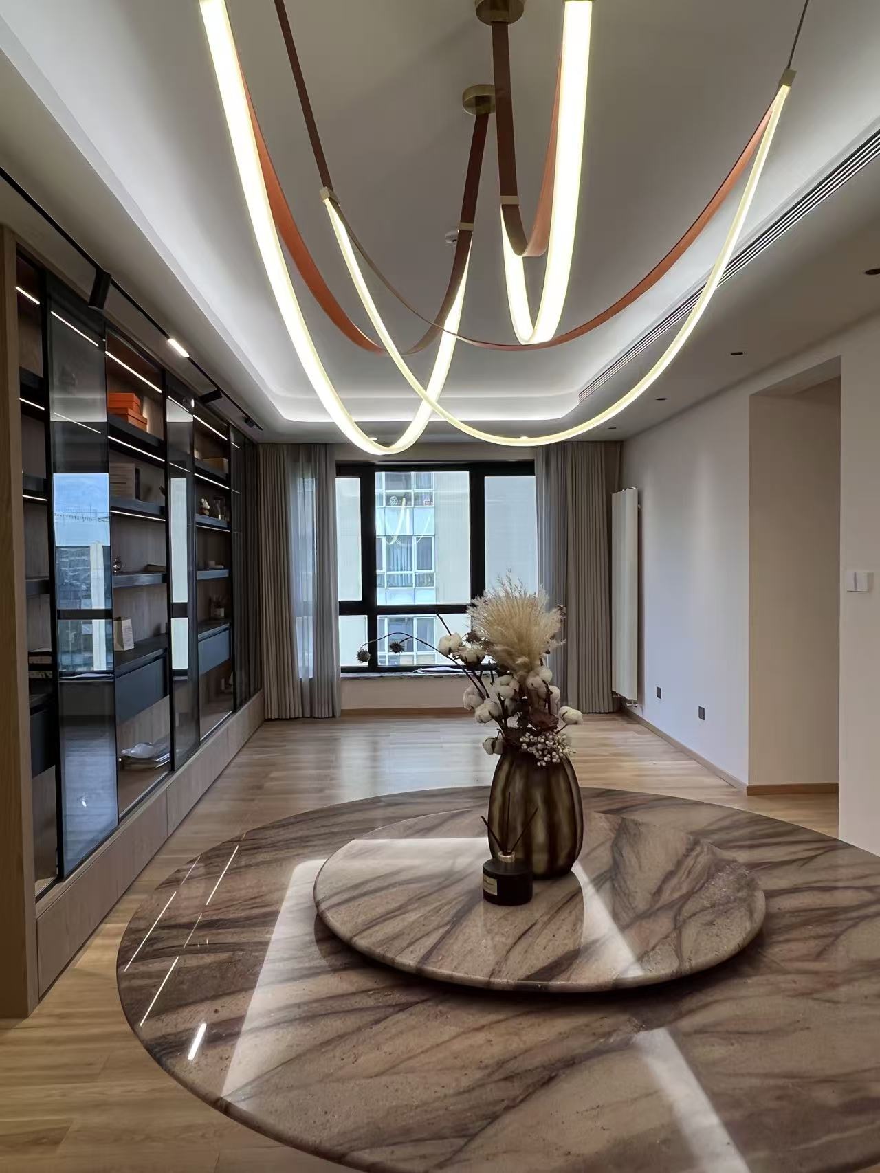 Lunestra Strap Chandelier