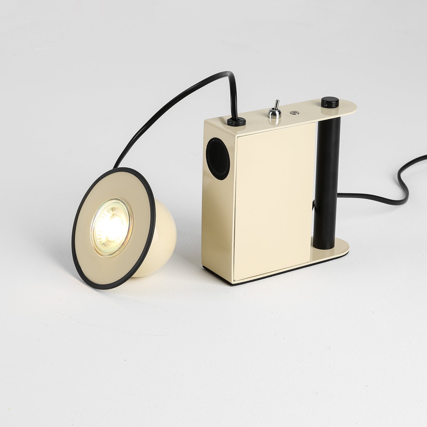 Roland Camera Table Light