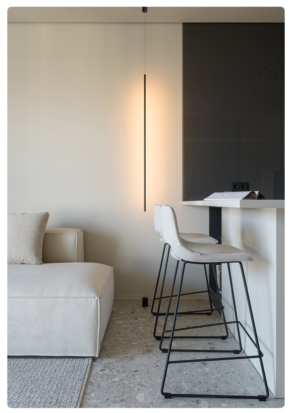 Lampă suspendată LED liniară minimalistă 