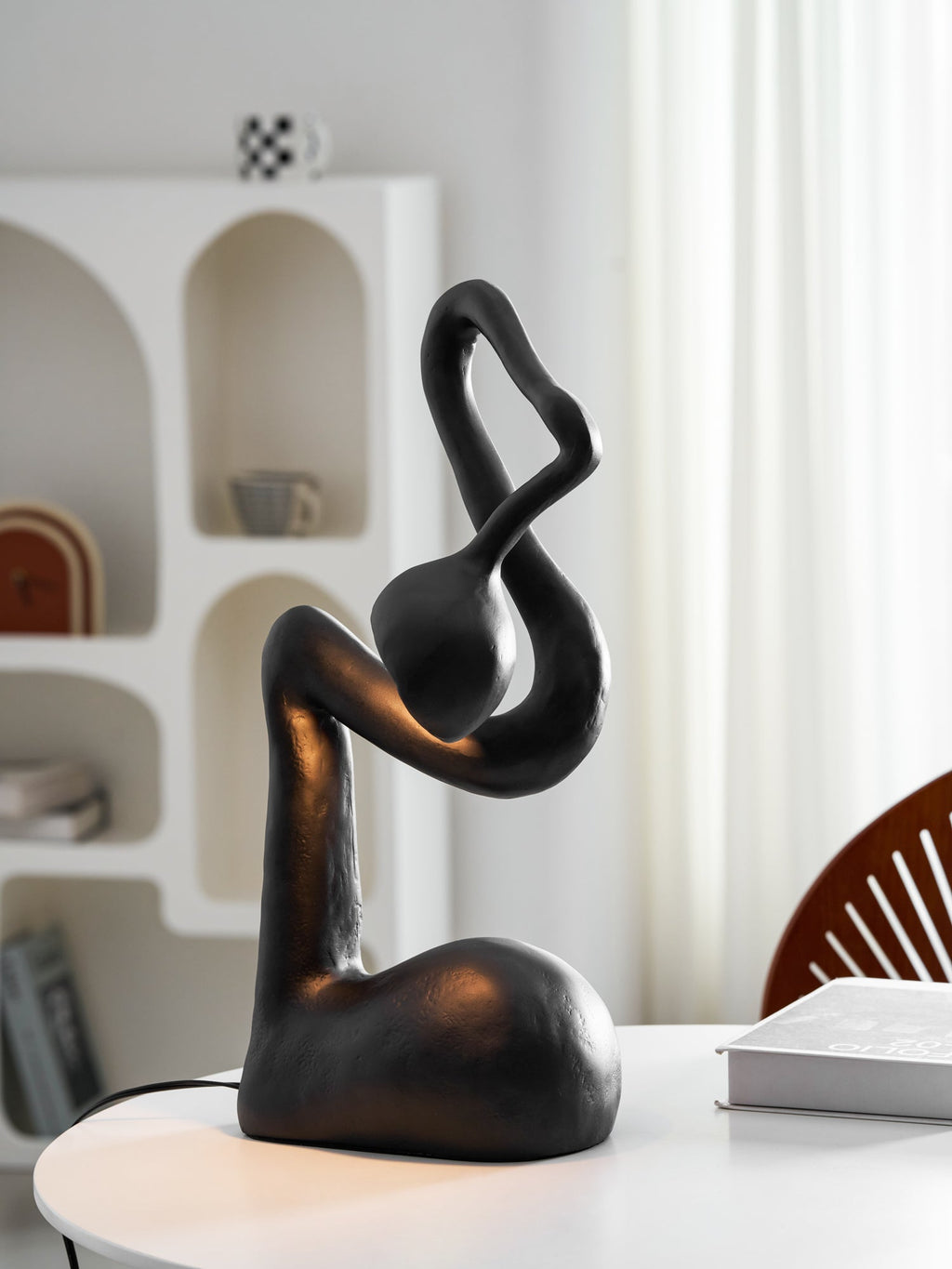 Lampă de masă cu sculptură de smirnă 