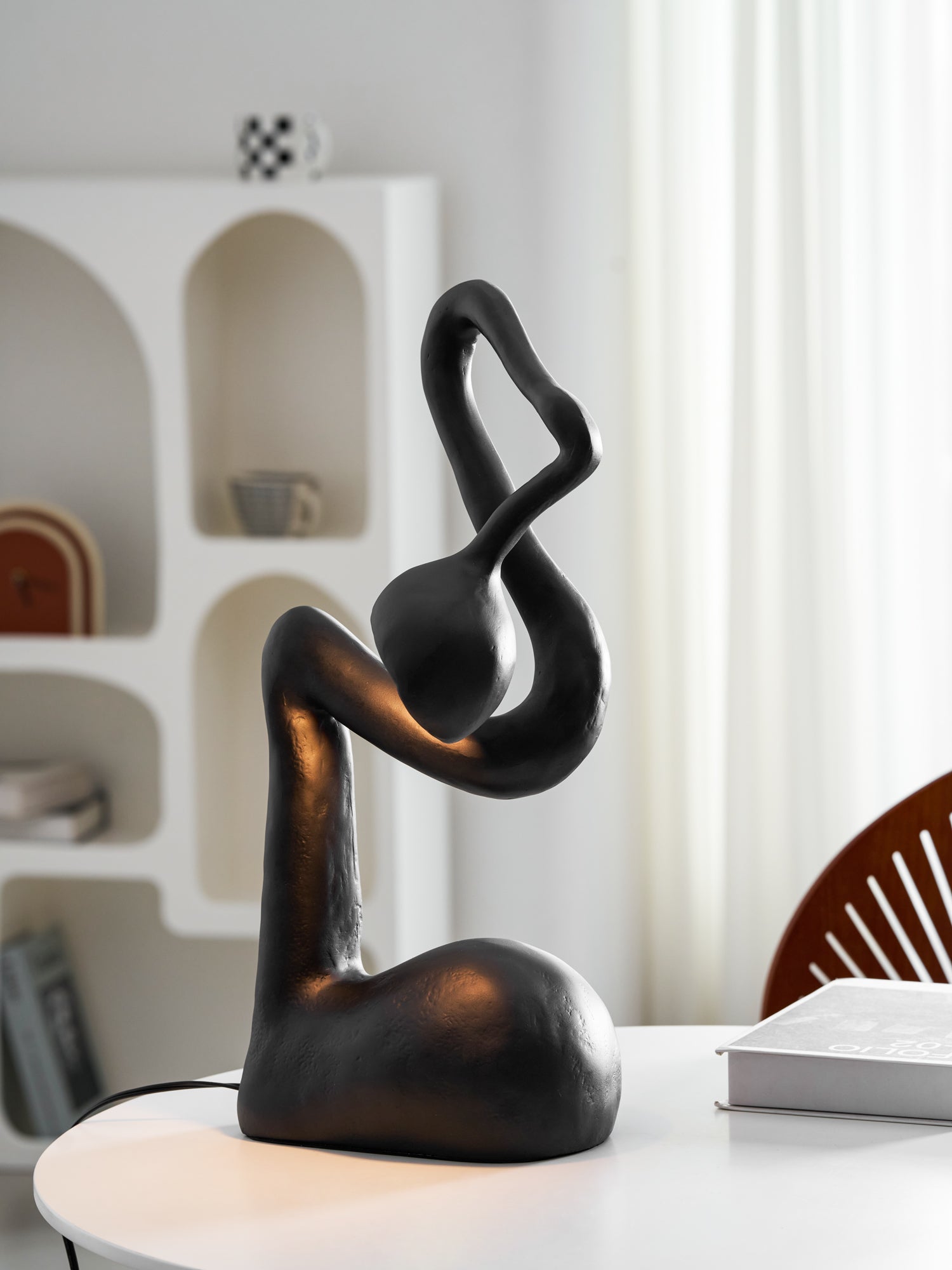Lampă de masă cu sculptură de smirnă 