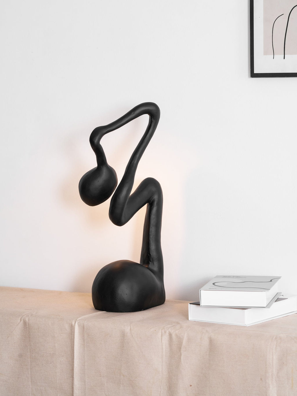 Lampă de masă cu sculptură de smirnă 