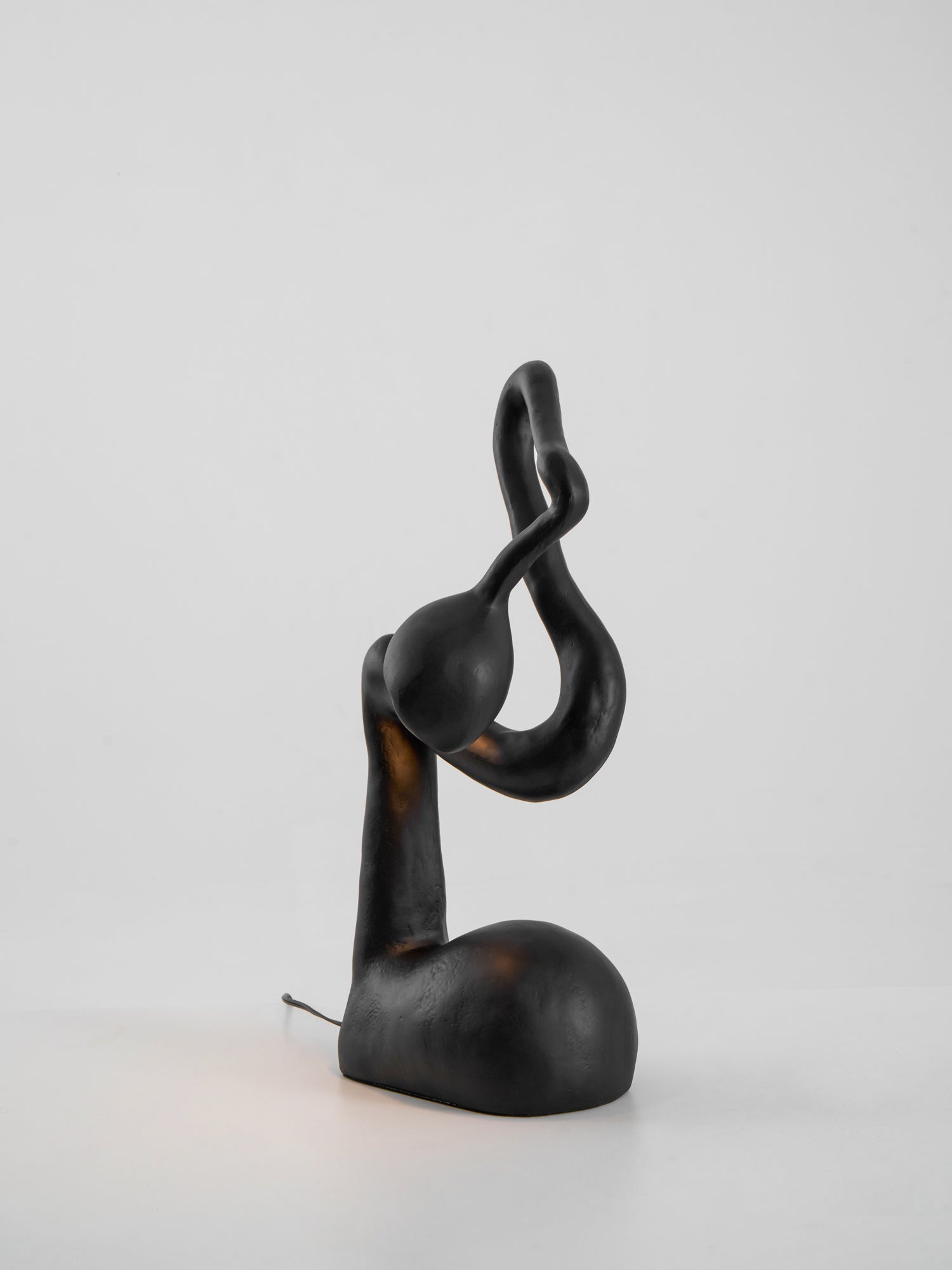 Lampă de masă cu sculptură de smirnă 