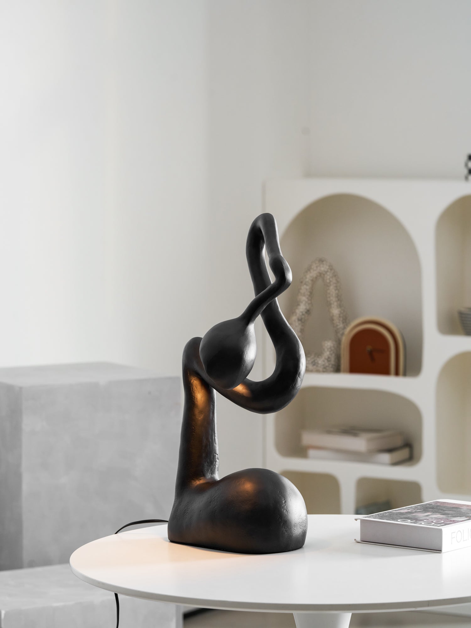 Lampă de masă cu sculptură de smirnă 