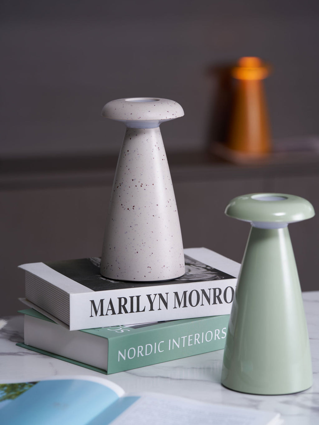 Lampă de masă reîncărcabilă Noko Mushroom 