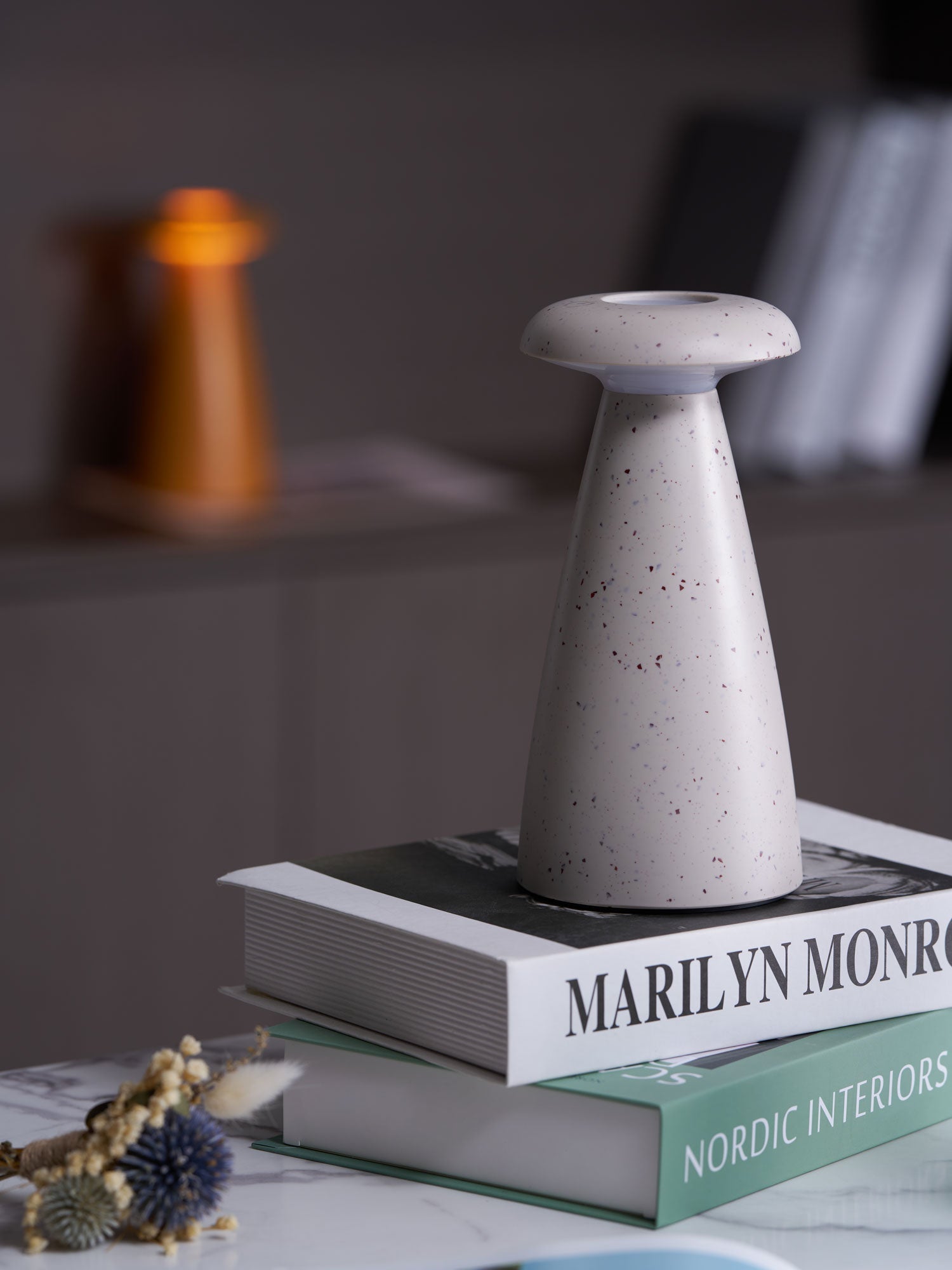 Lampă de masă reîncărcabilă Noko Mushroom 