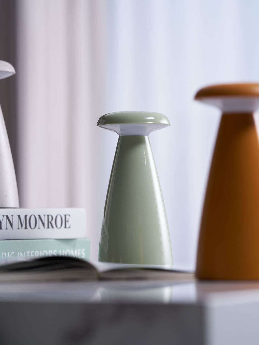 Lampă de masă reîncărcabilă Noko Mushroom 