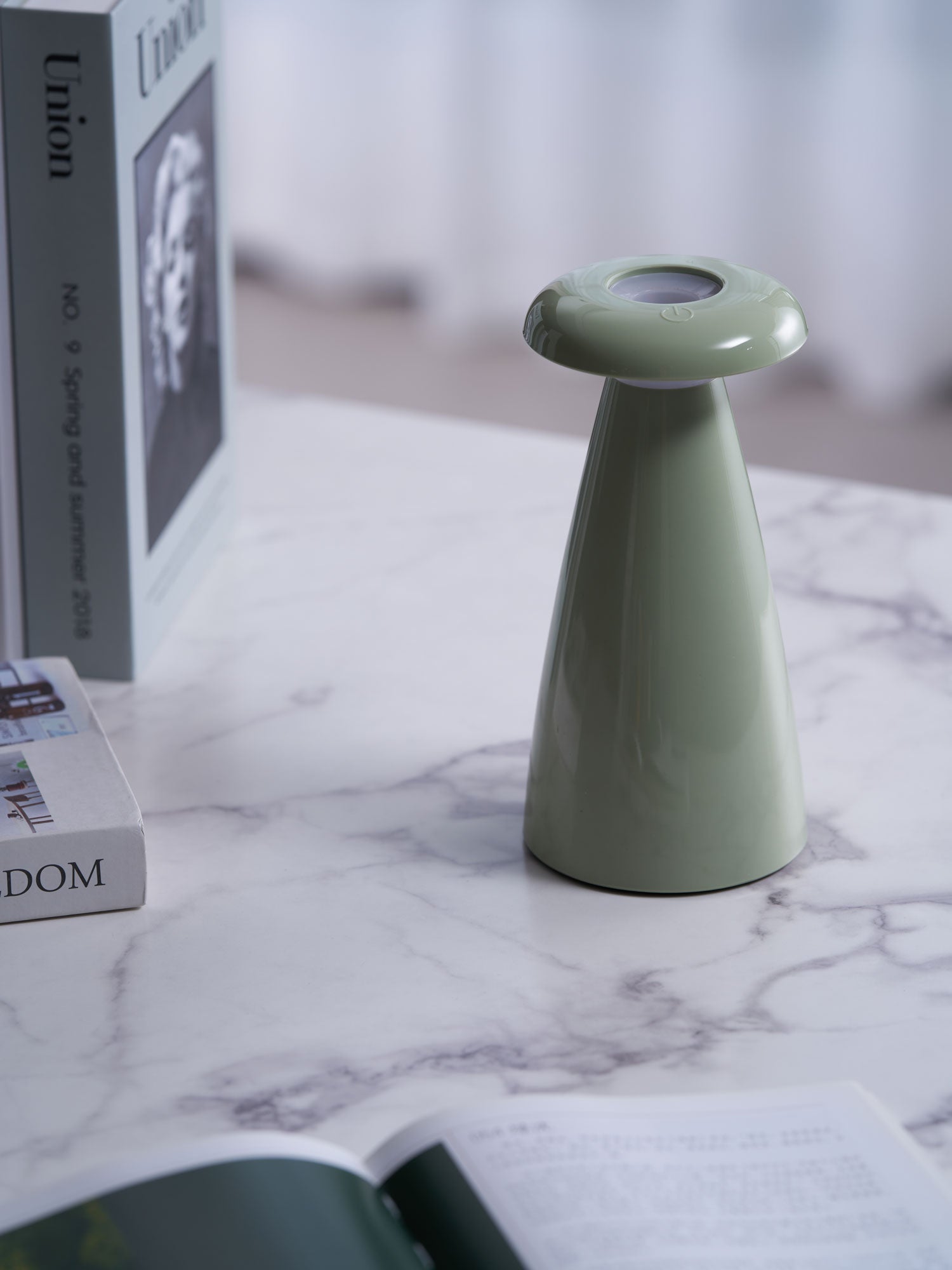 Lampă de masă reîncărcabilă Noko Mushroom 