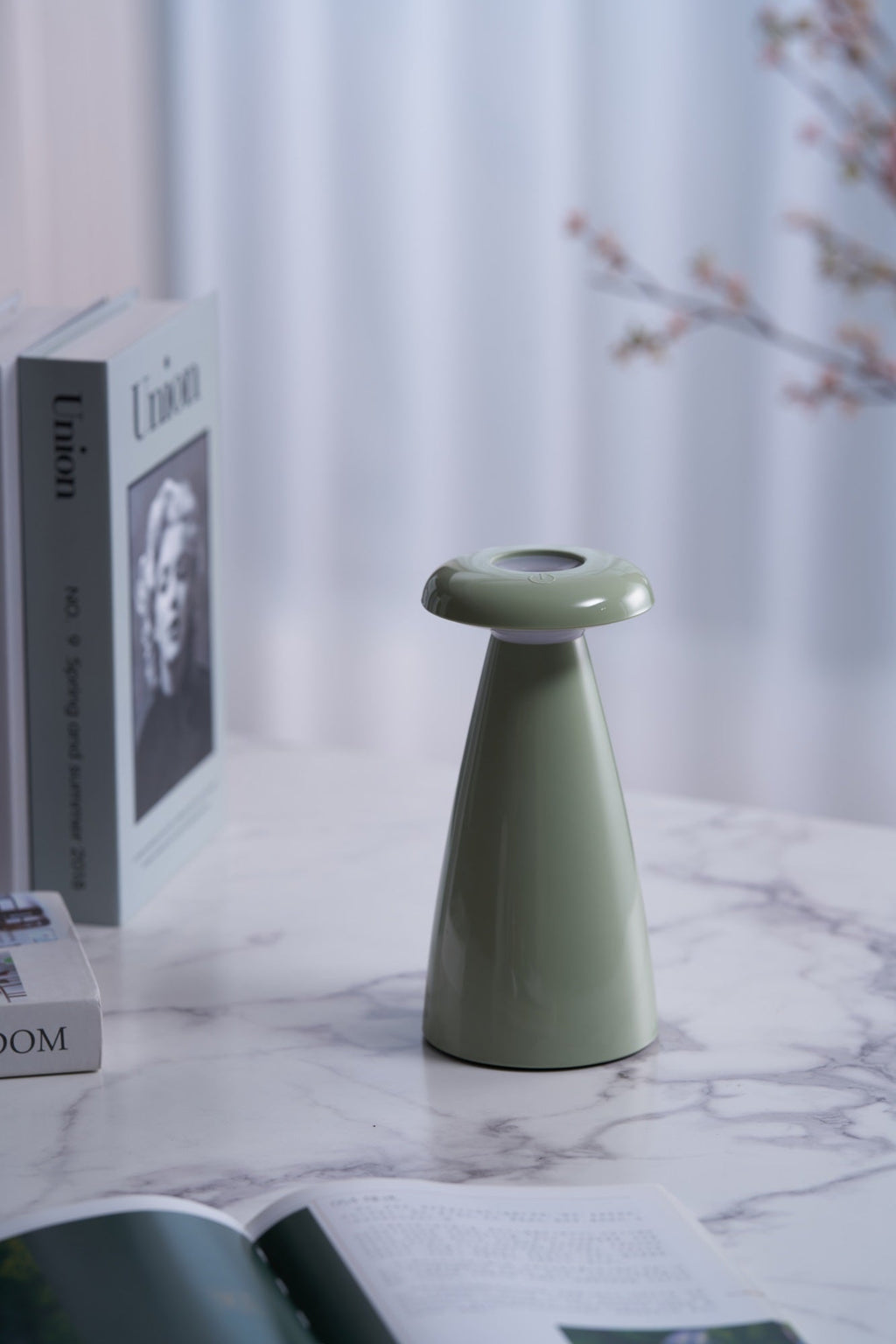 Lampă de masă reîncărcabilă Noko Mushroom 