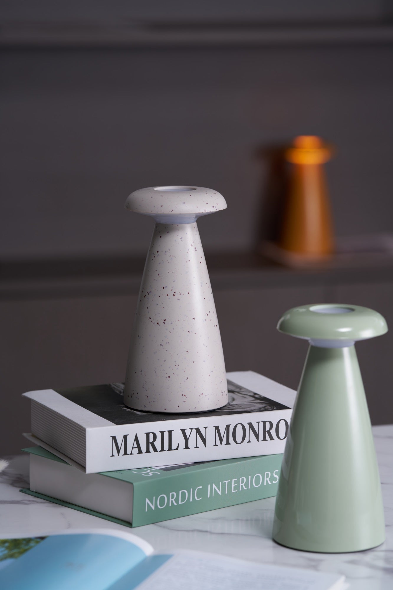 Lampă de masă reîncărcabilă Noko Mushroom 