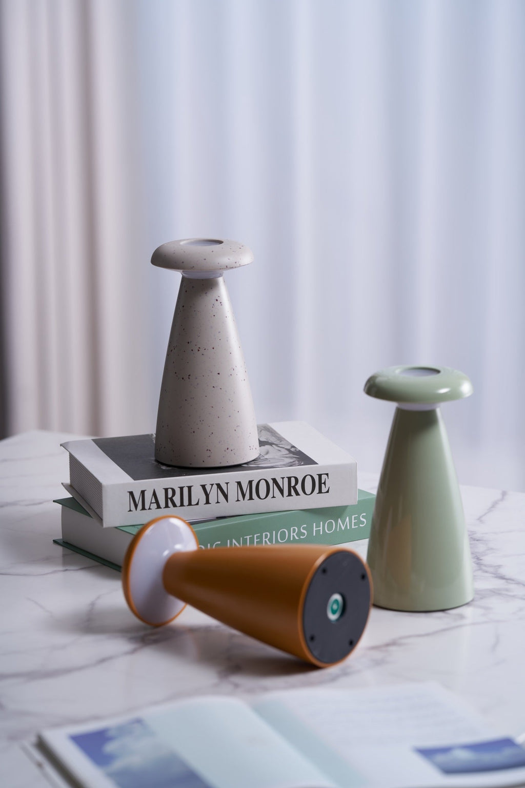 Lampă de masă reîncărcabilă Noko Mushroom 