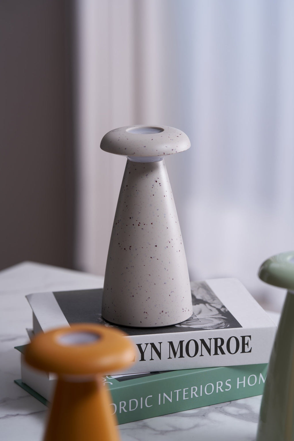 Lampă de masă reîncărcabilă Noko Mushroom 