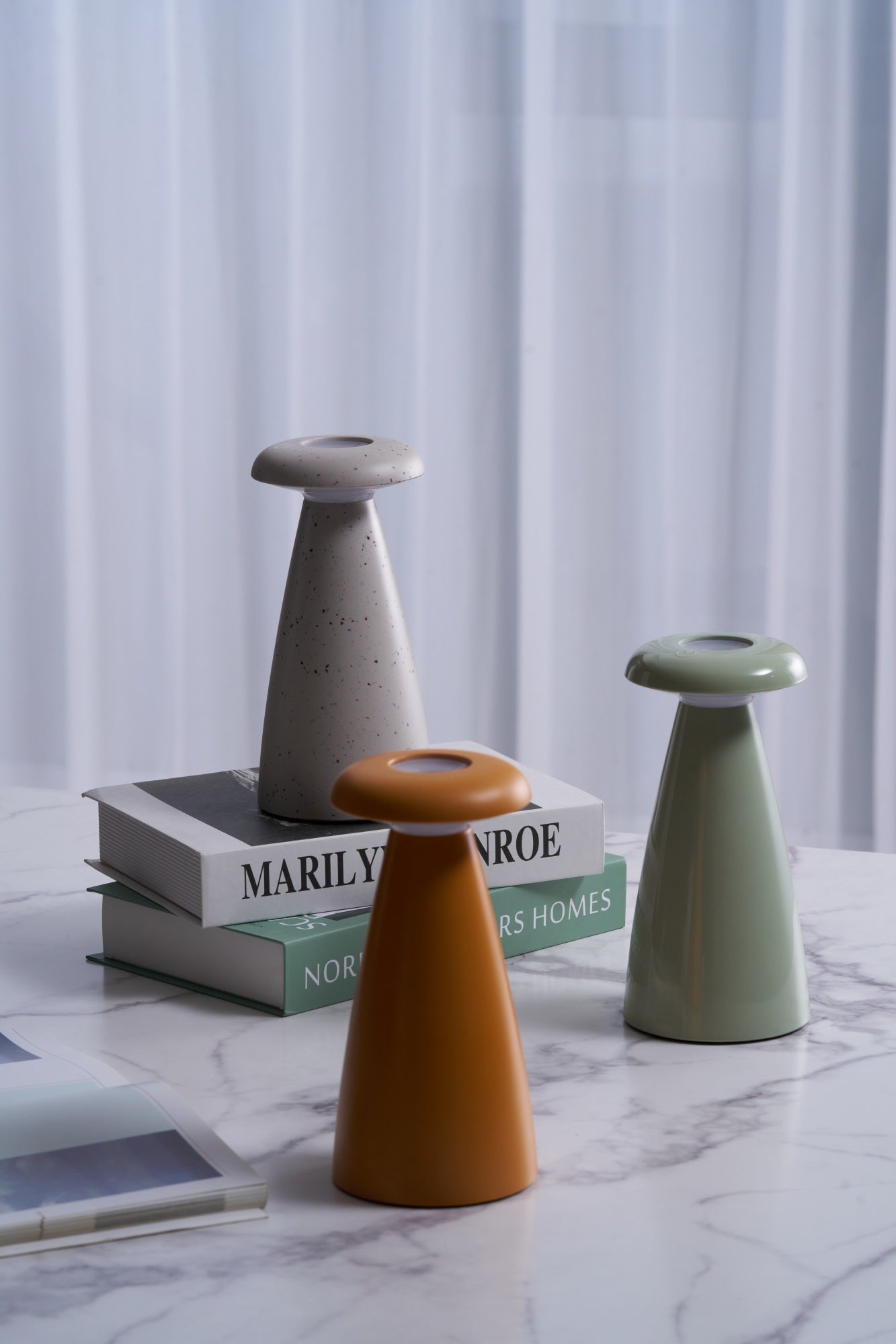 Lampă de masă reîncărcabilă Noko Mushroom 