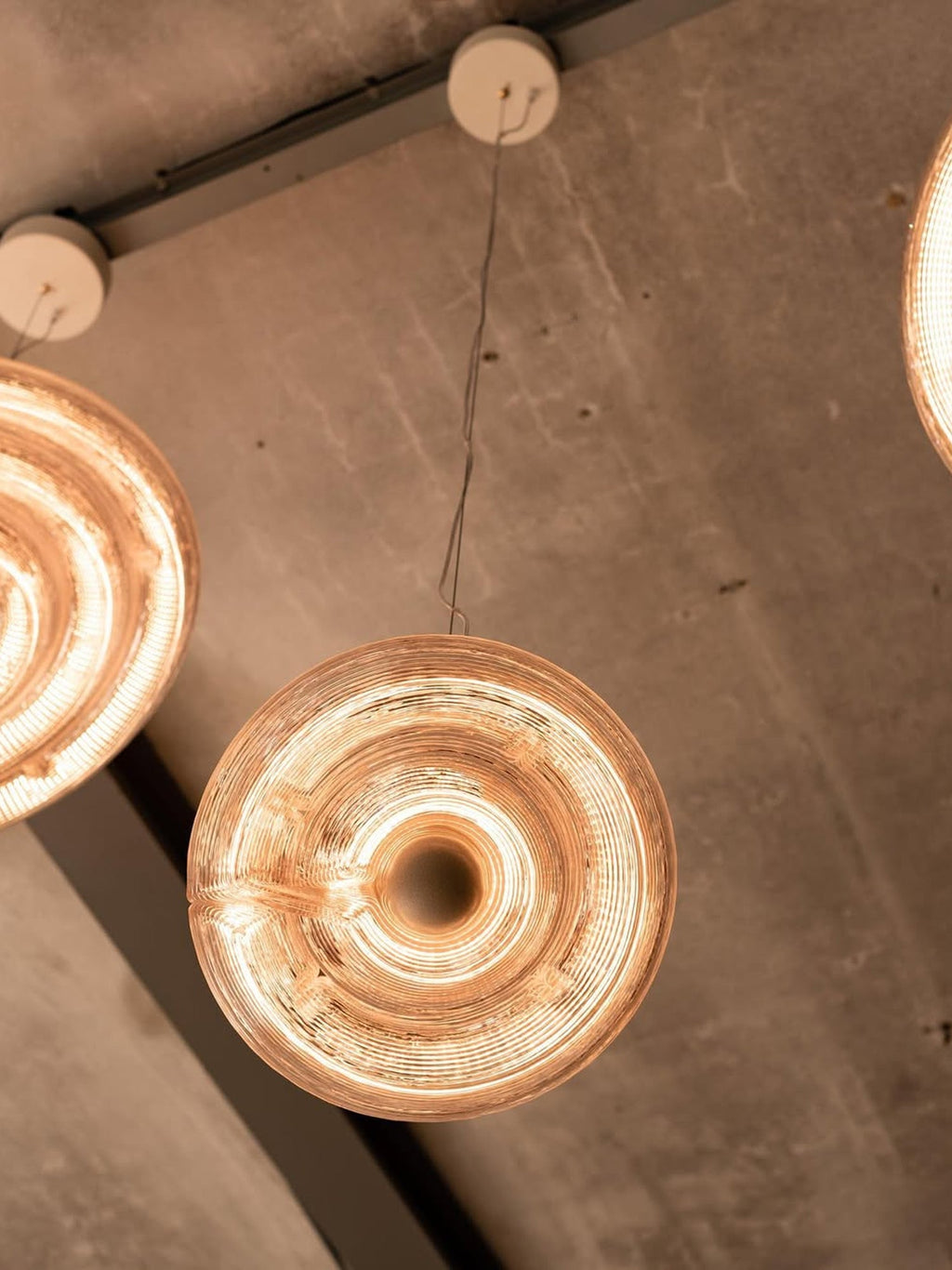 Lampă suspendată Orbis Ripple