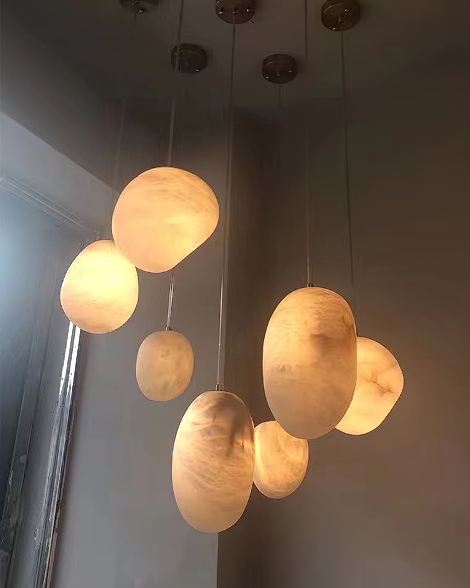 Lampă suspendată Pebbles Alabastr