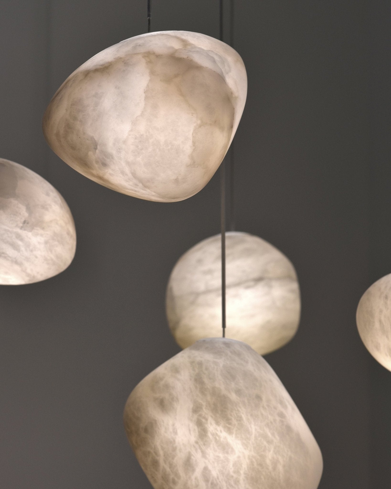 Lampă suspendată Pebbles Alabastr
