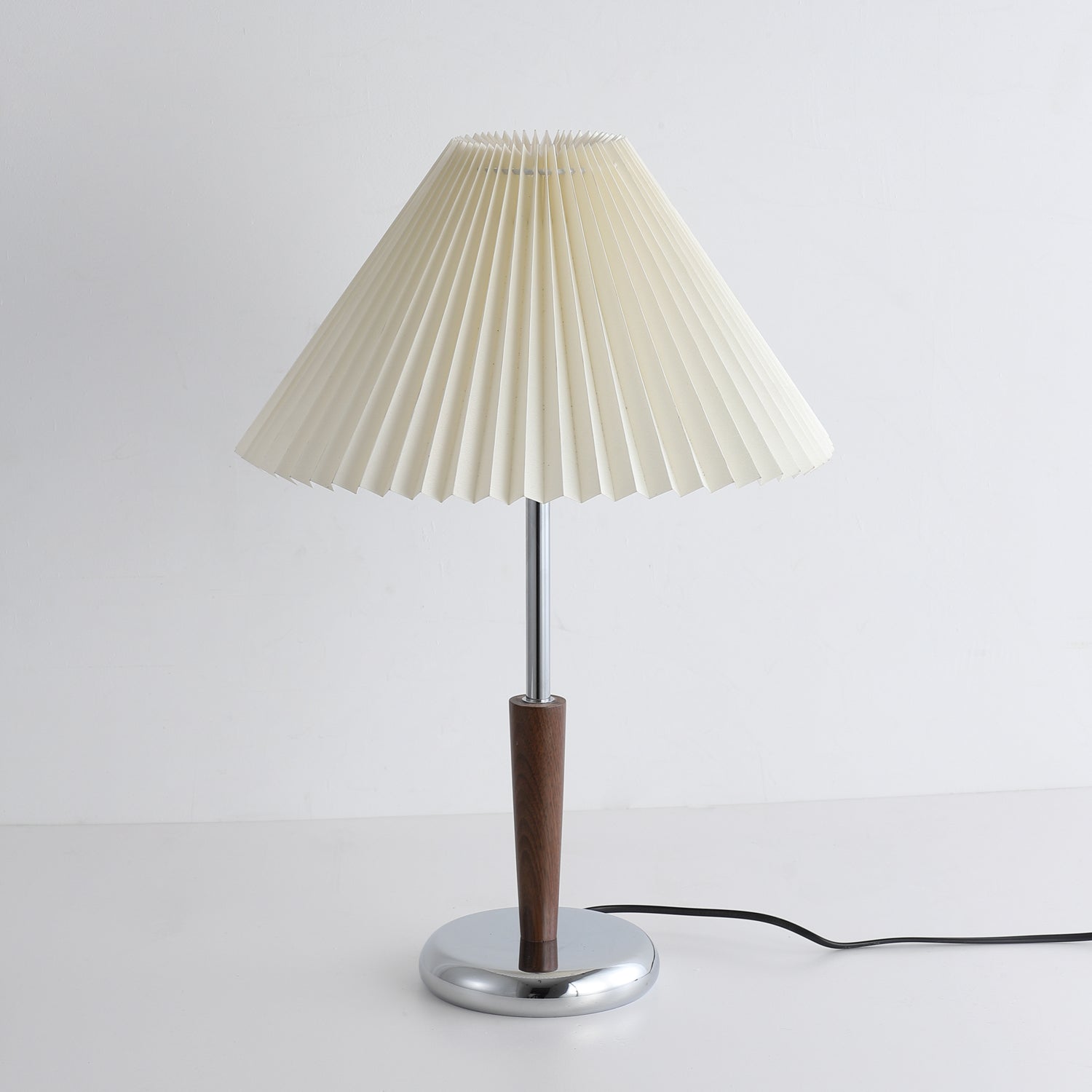 Lampă de masă plisată Lynnea