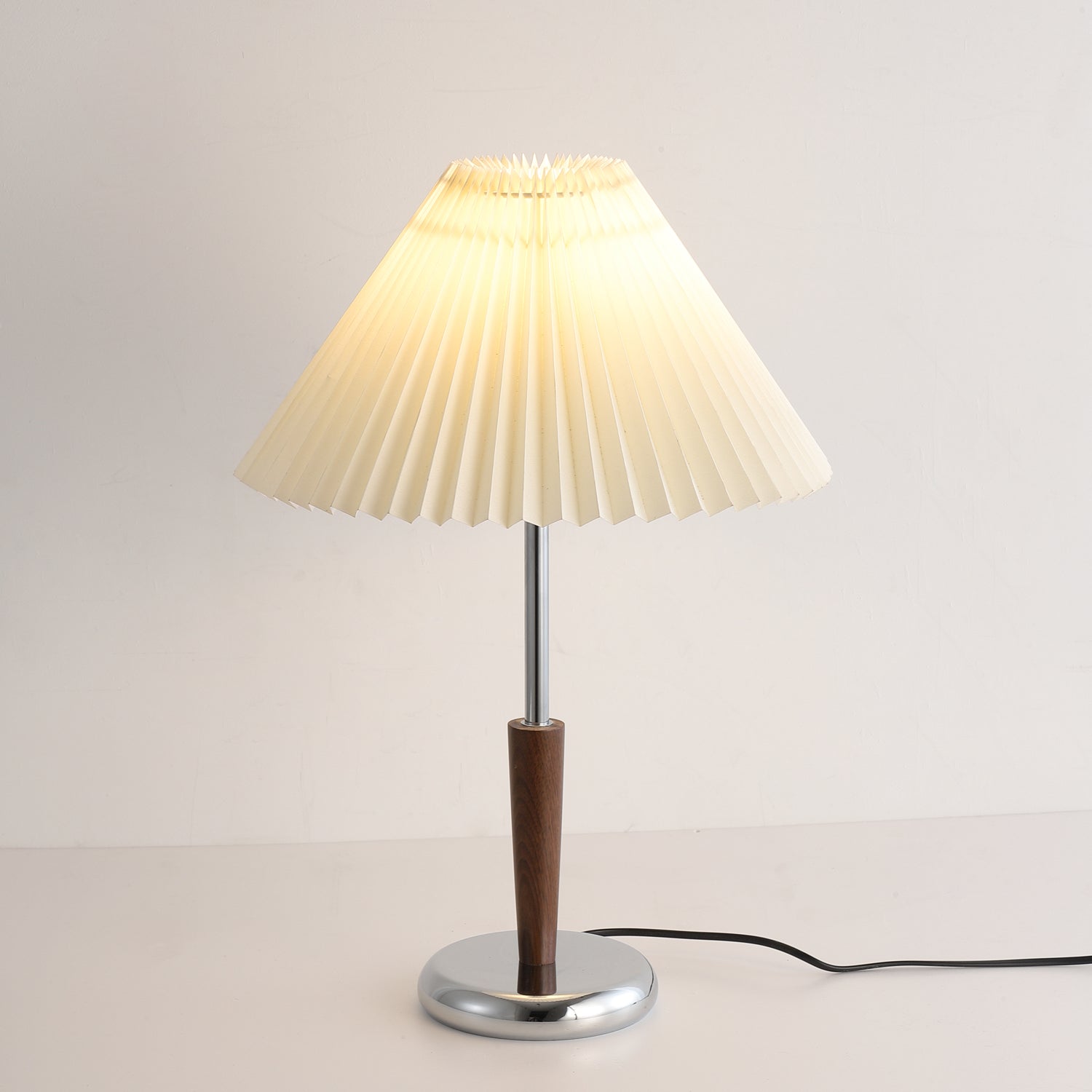 Lampă de masă plisată Lynnea