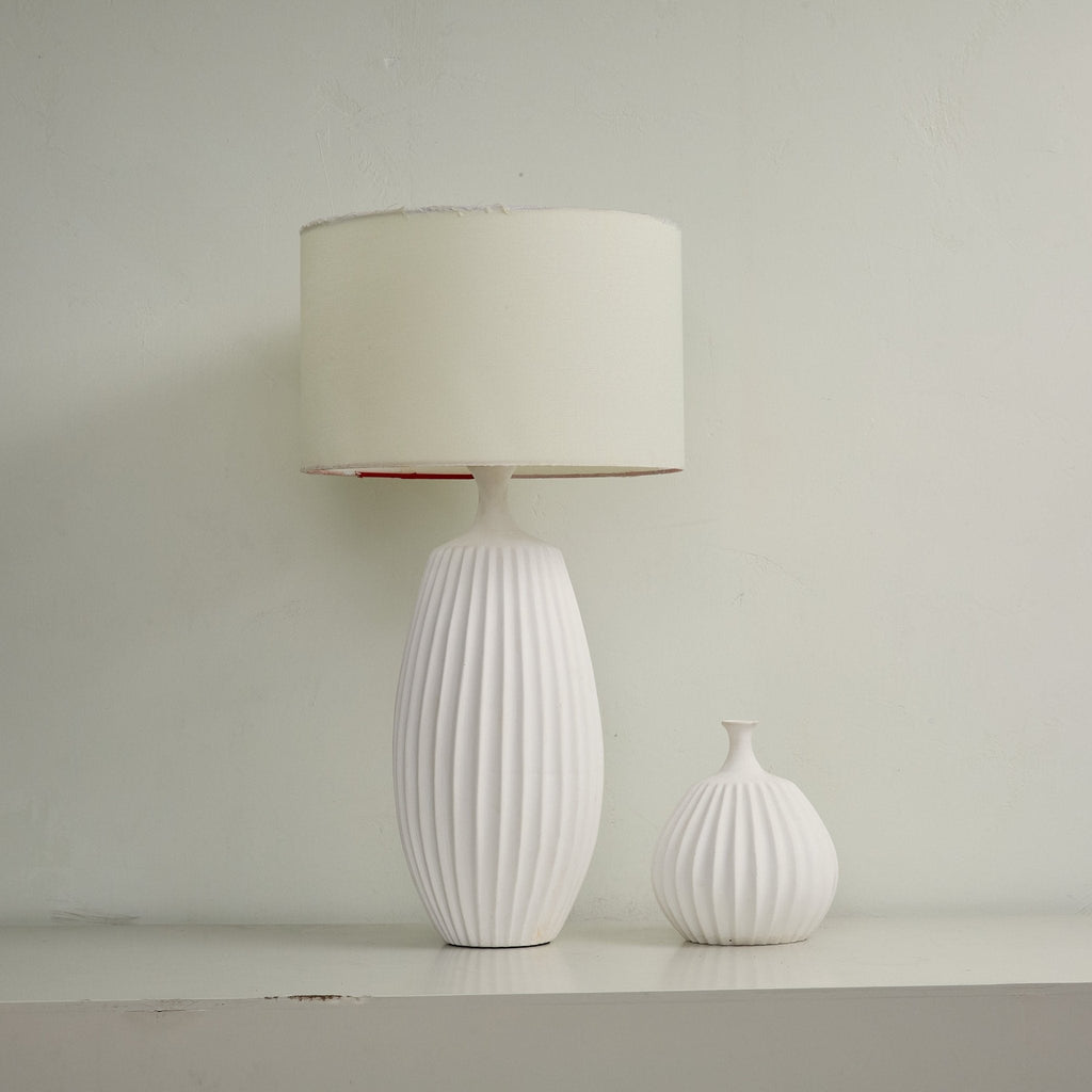 Lampă de masă ceramică cu nervuri