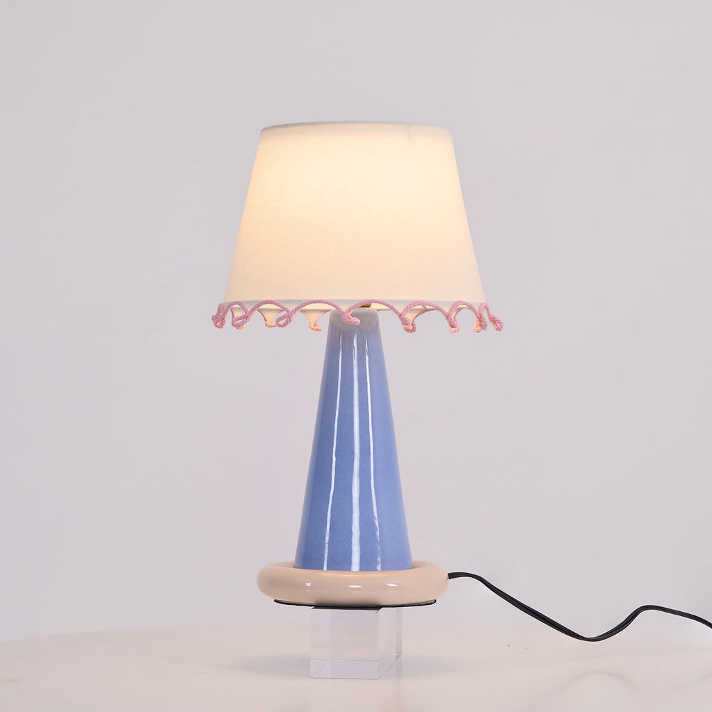 Lampă de masă cu panglică