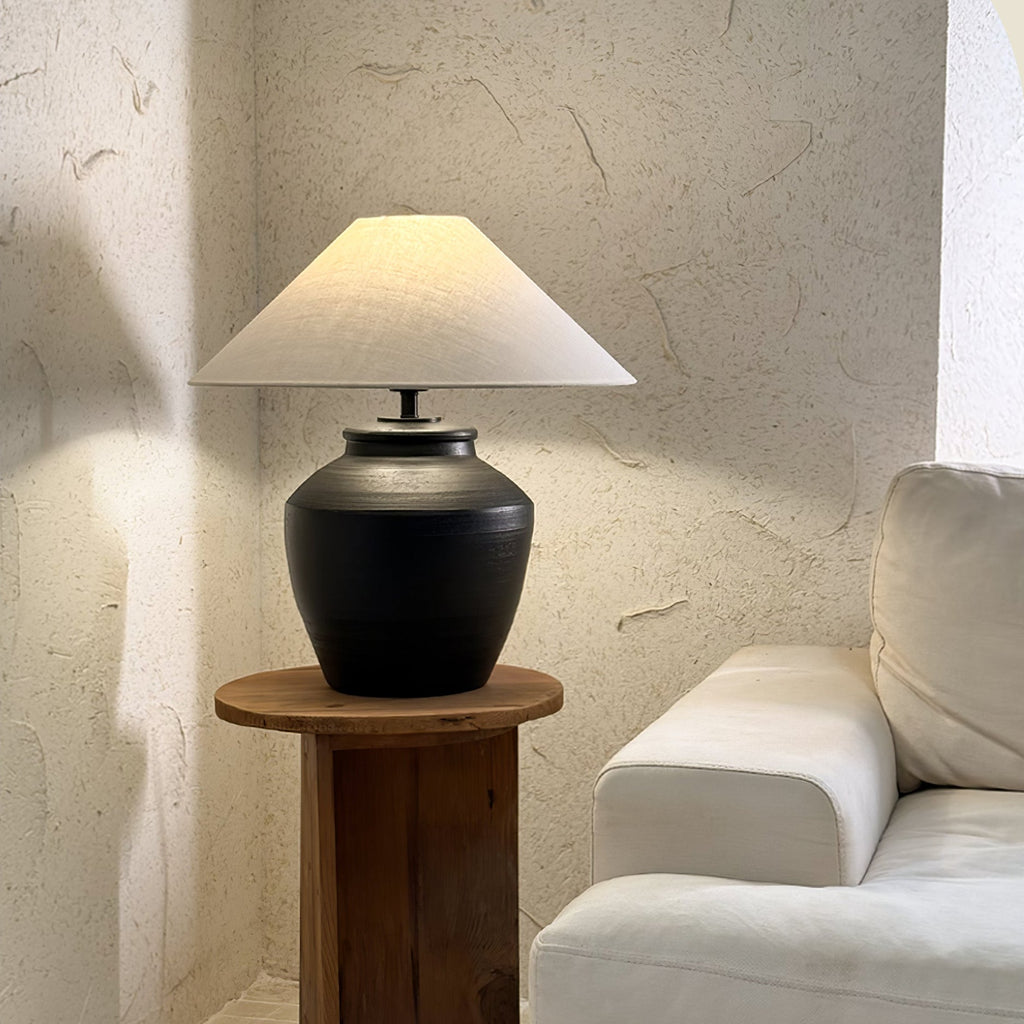 Lampă de masă rustică din ceramică neagră 