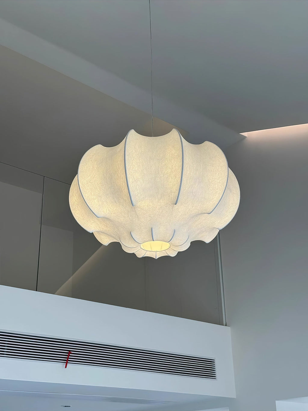 Lampă suspendată din mătase Lotus de mătase