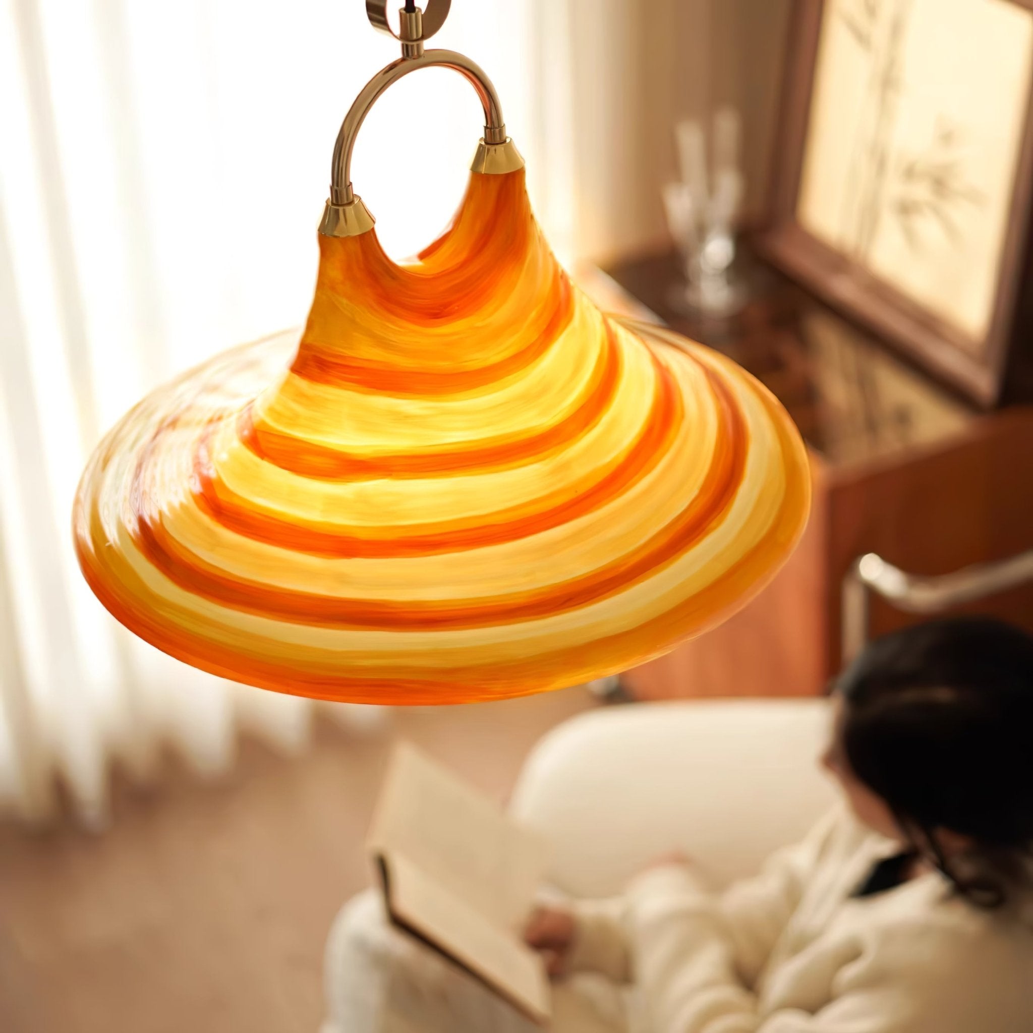 Lampă suspendată din sticlă spiralată Solari