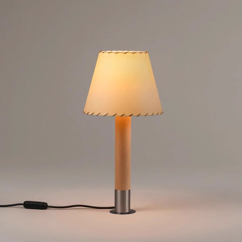 Lampă de masă cusută