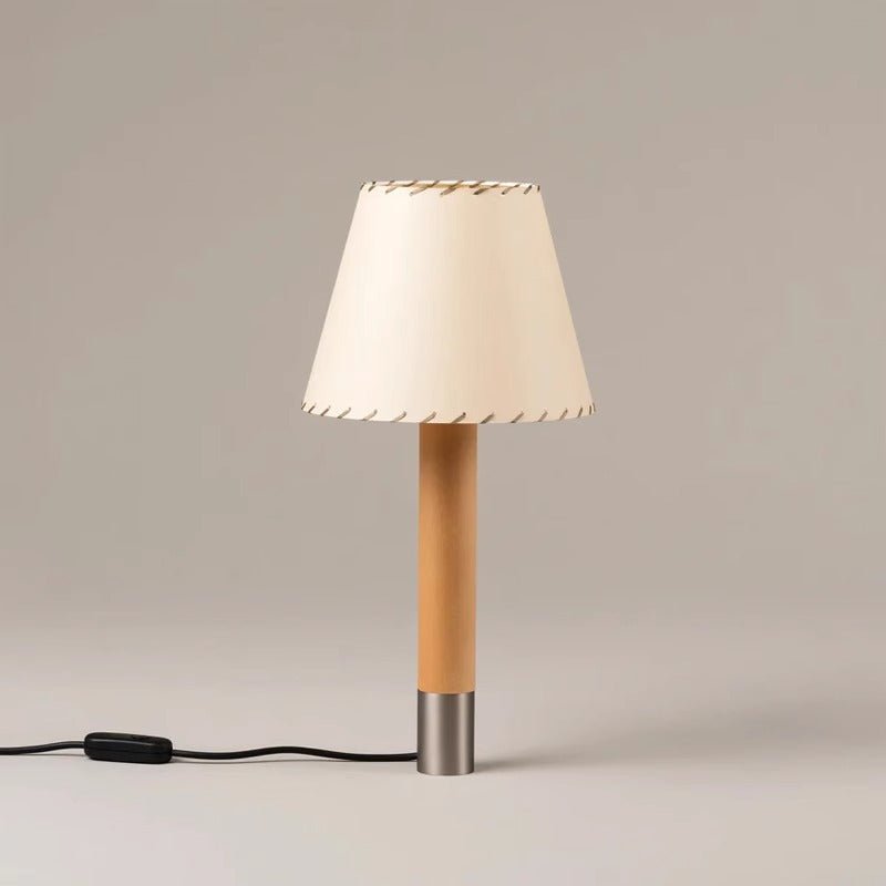 Lampă de masă cusută