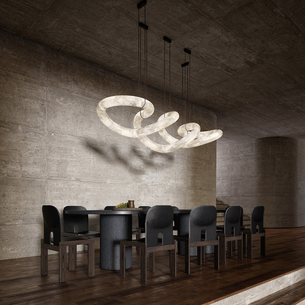 Lampă suspendată din alabastru, cu design aerodinamic
