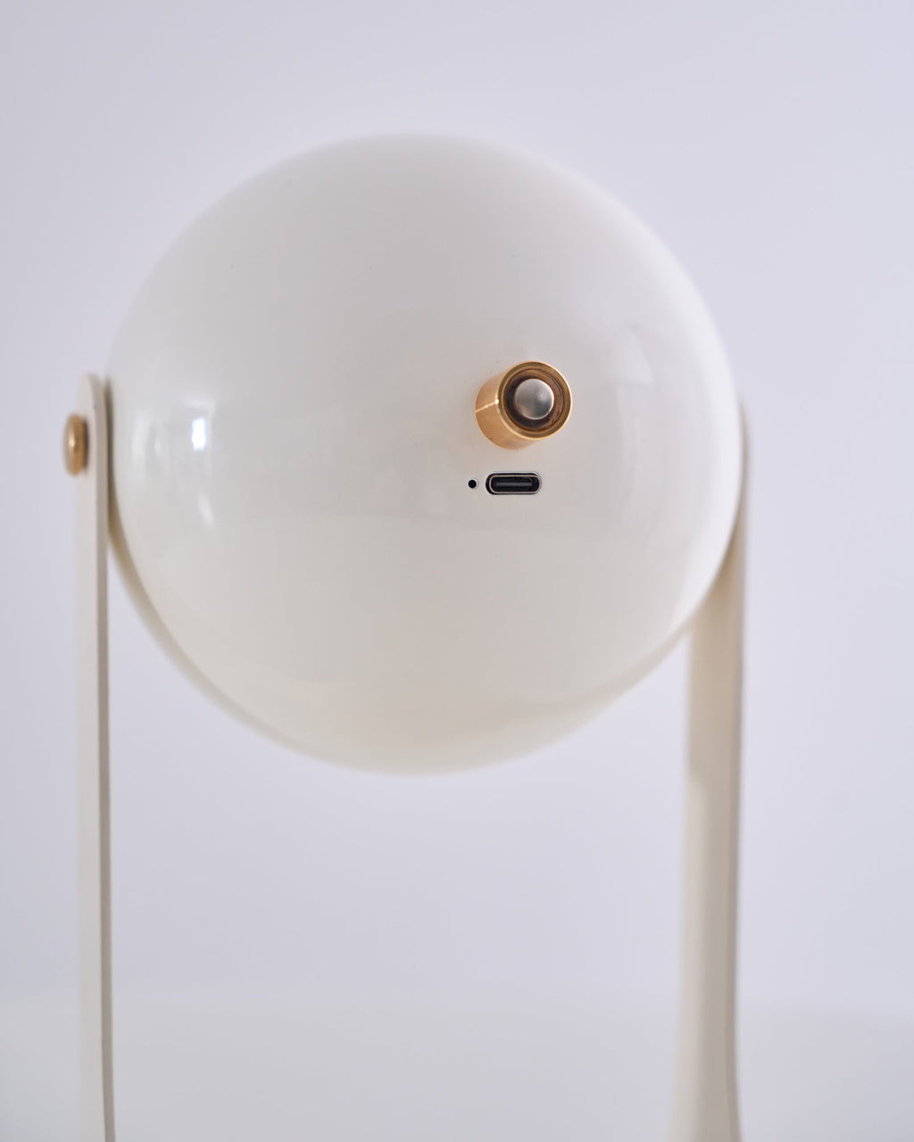 Svejk Table Lamp (Built-in Battery)