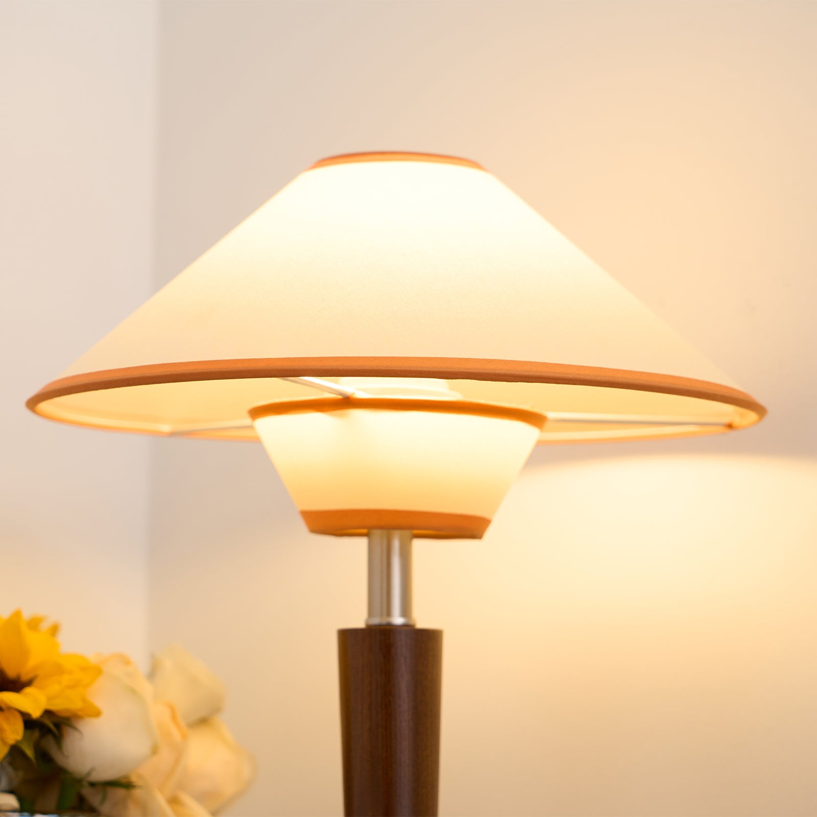 Lampă de masă Talonwood 
