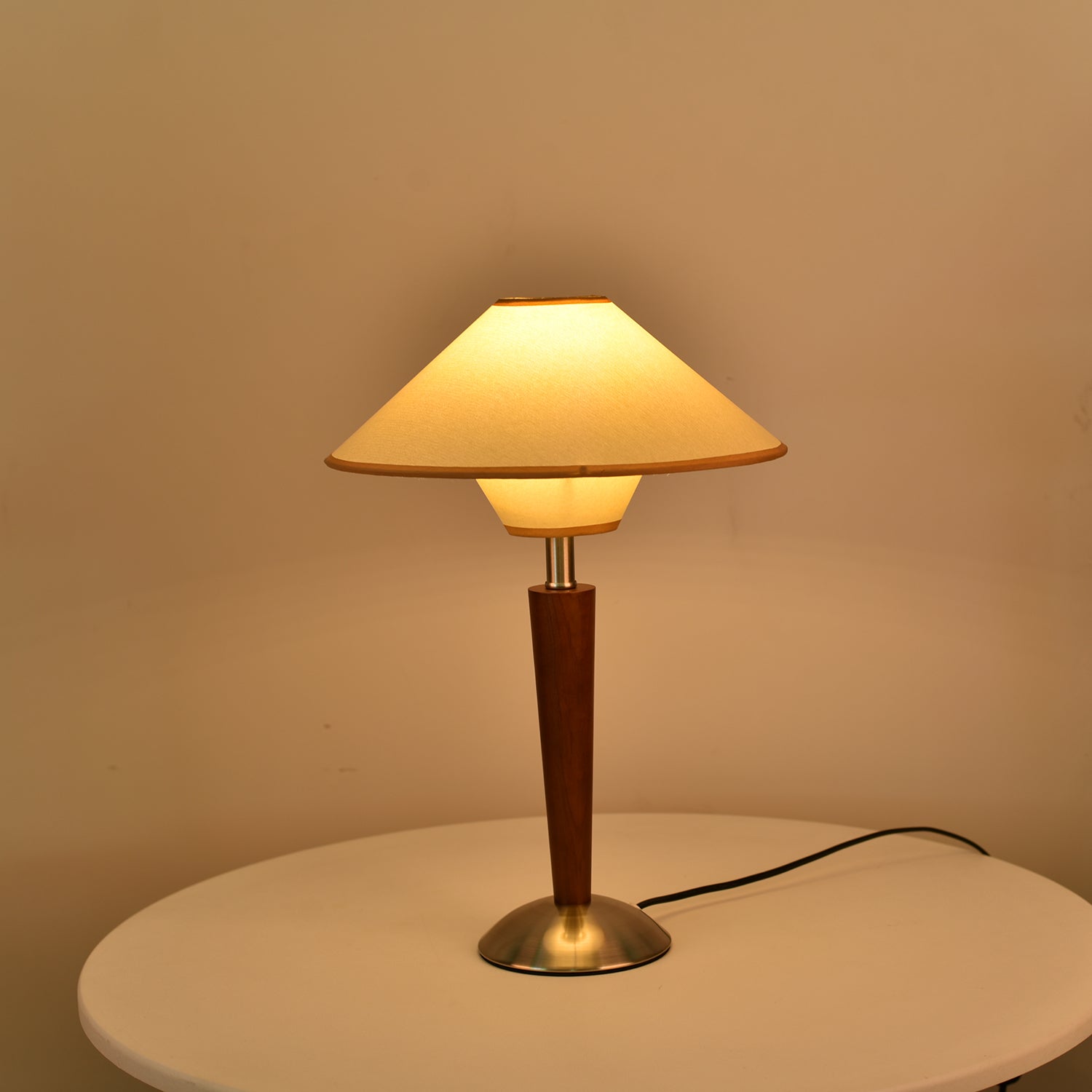 Lampă de masă Talonwood 