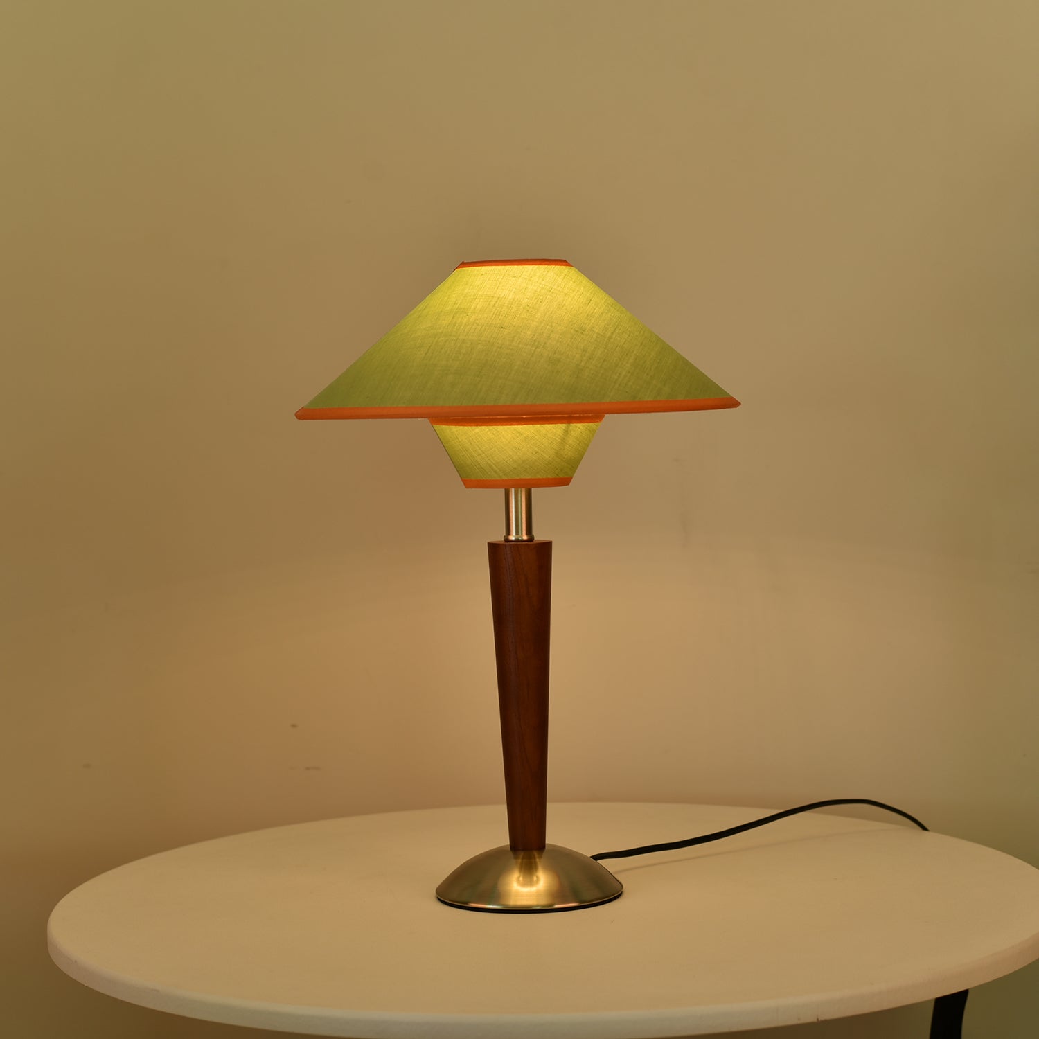 Lampă de masă Talonwood 