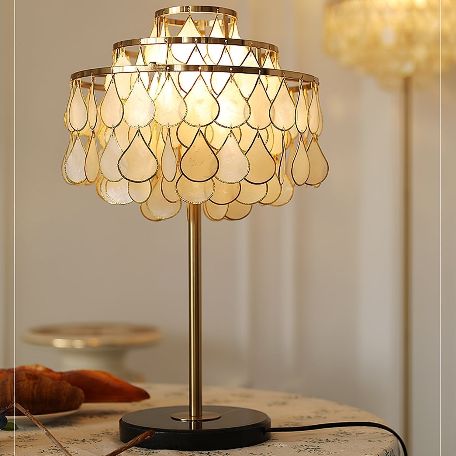 Lampă de masă cu coajă de lacrimi 