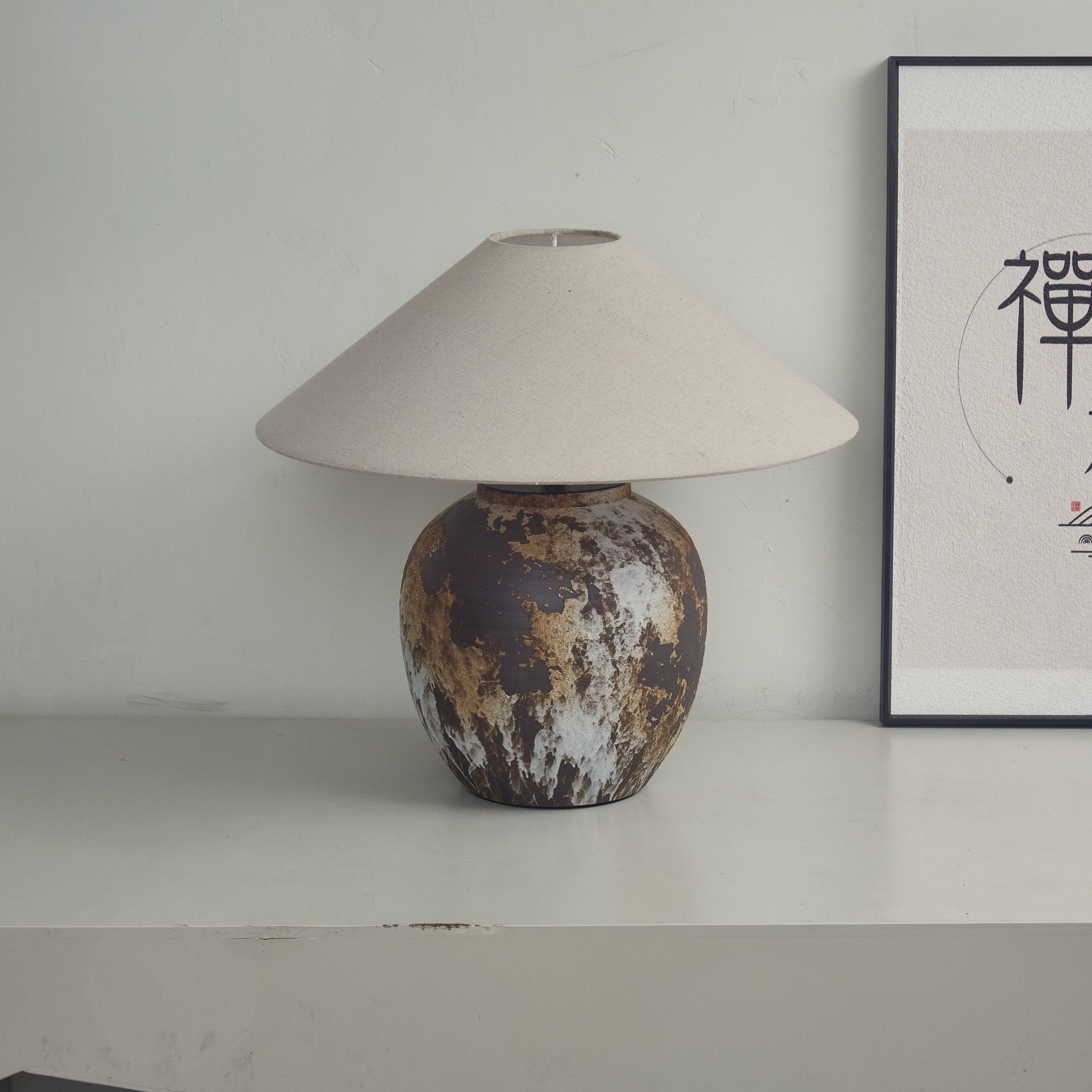 Lampă de masă cu borcan ceramic texturat