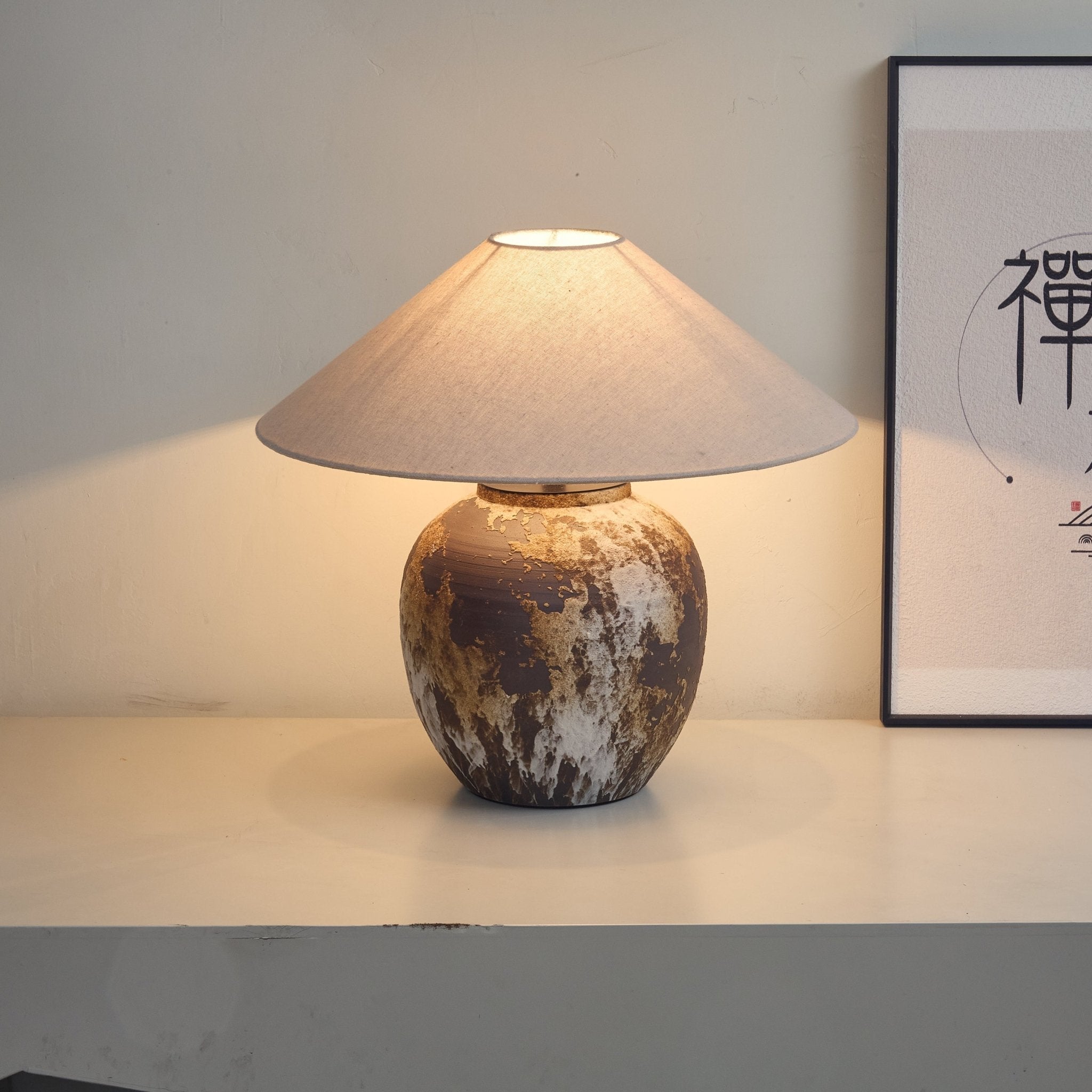 Lampă de masă cu borcan ceramic texturat