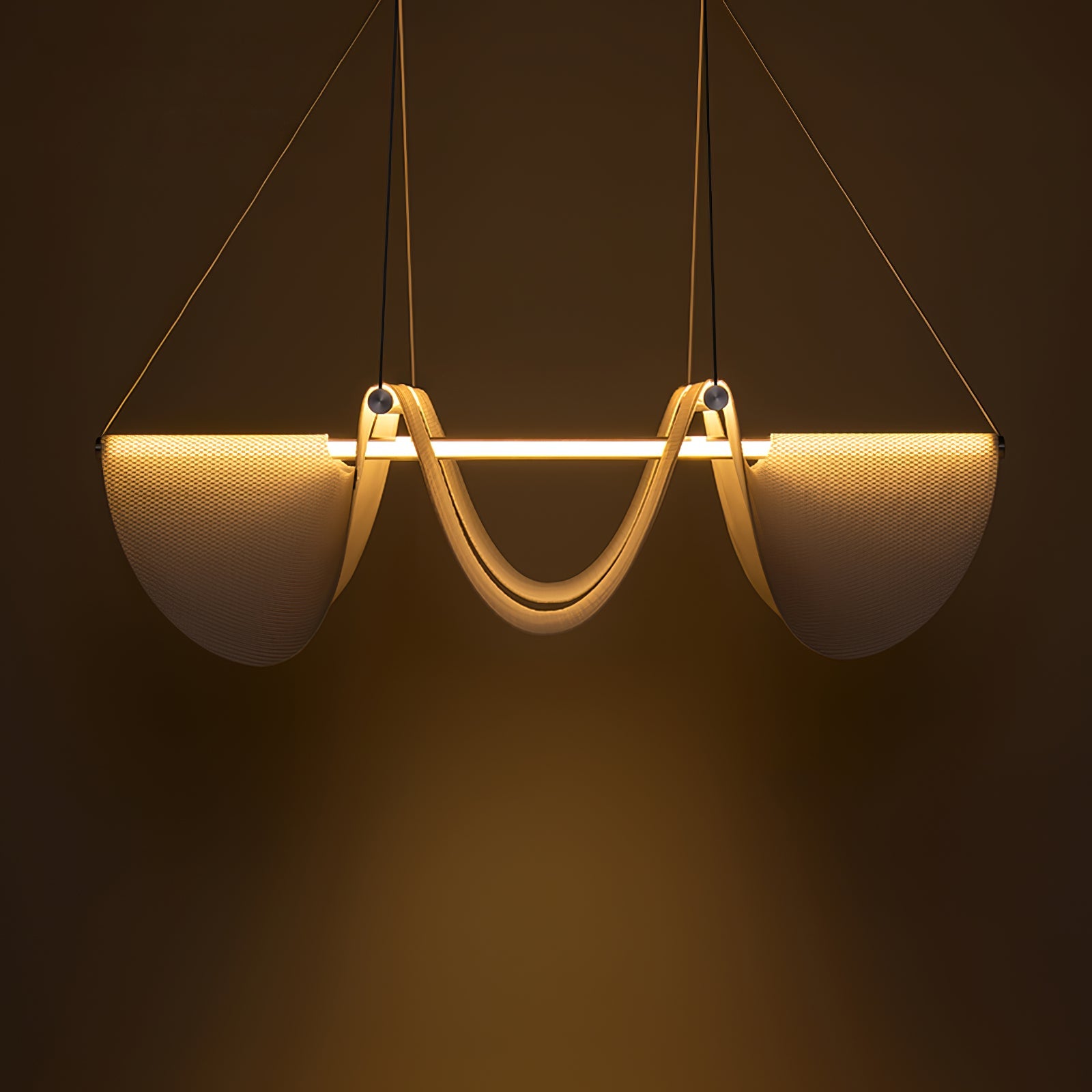 Lampă suspendată Vaelora Ribbon
