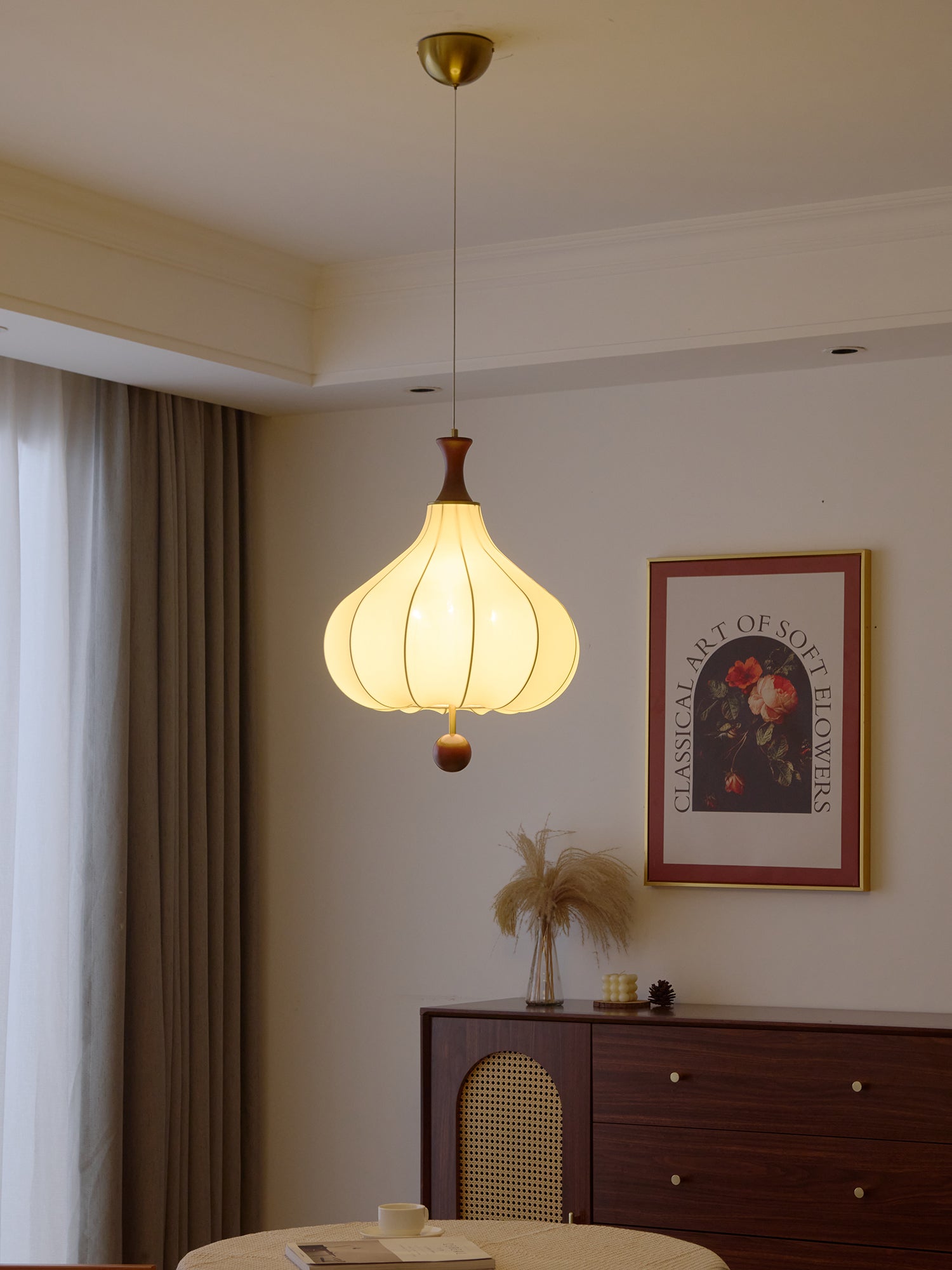 Lampă suspendată Whispering Grace