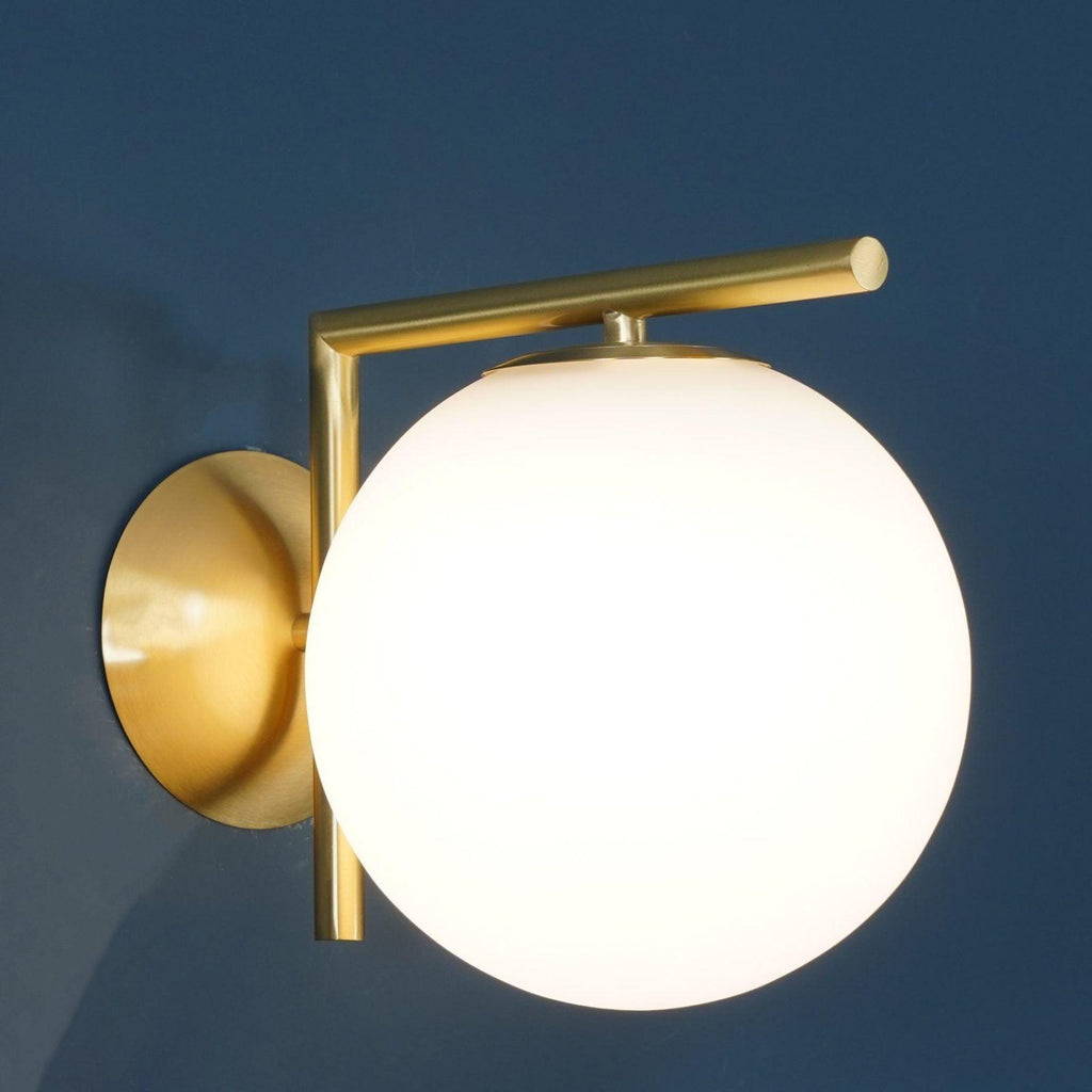 Lampă de perete din sticlă suflată cu sticlă opal
